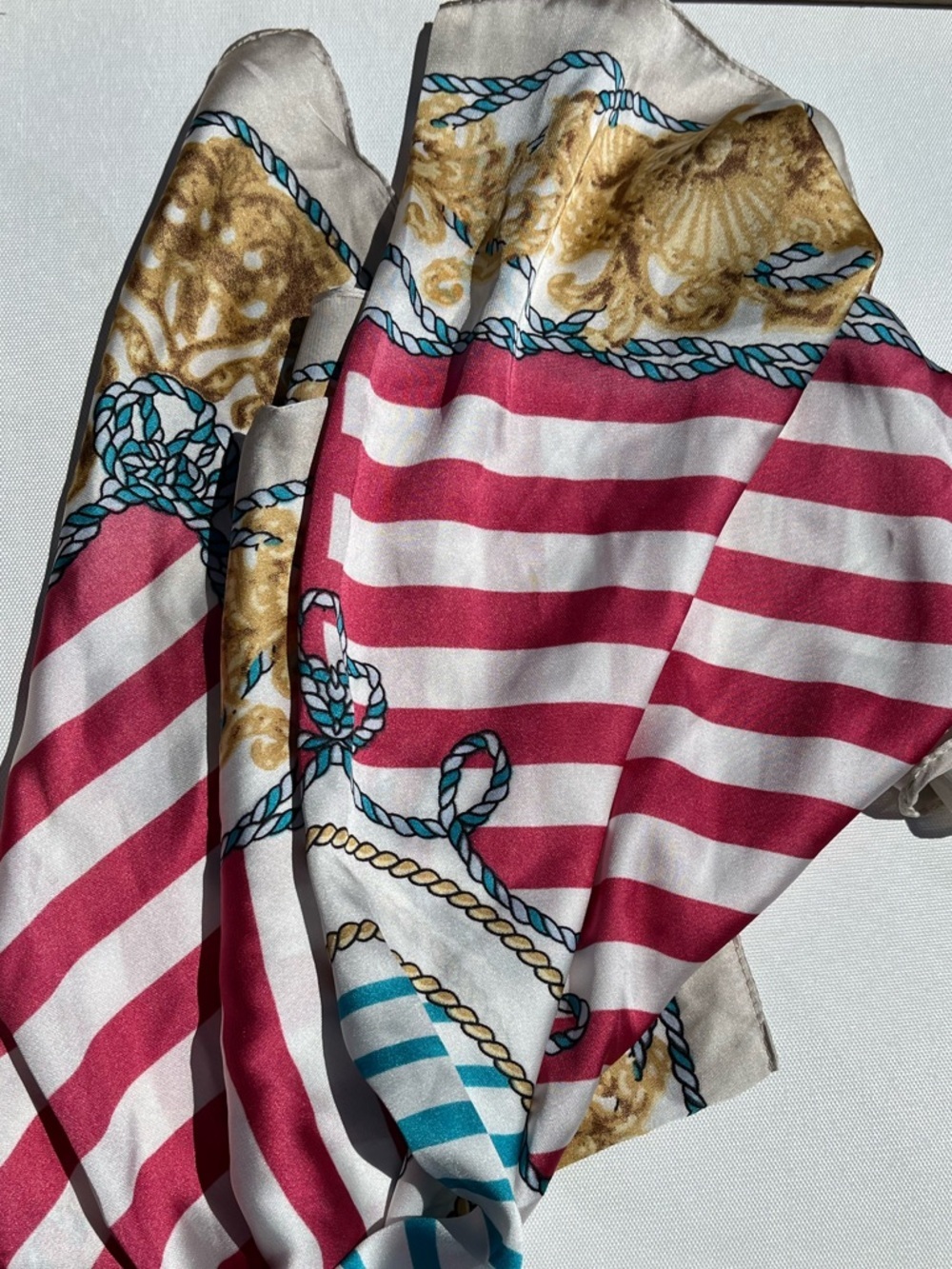 Beautiful Print Scarf - Picture 2 of 3